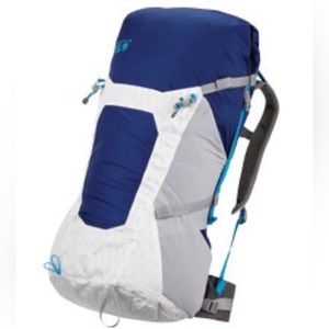 Mountain Hardwear thruway 50 backpack